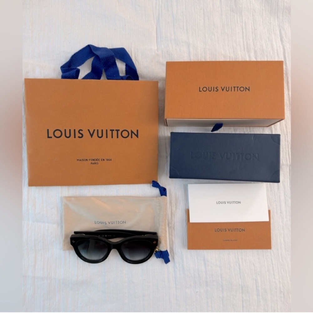 Louis Vuitton Black Sunglasses with Tan and Blue Packaging